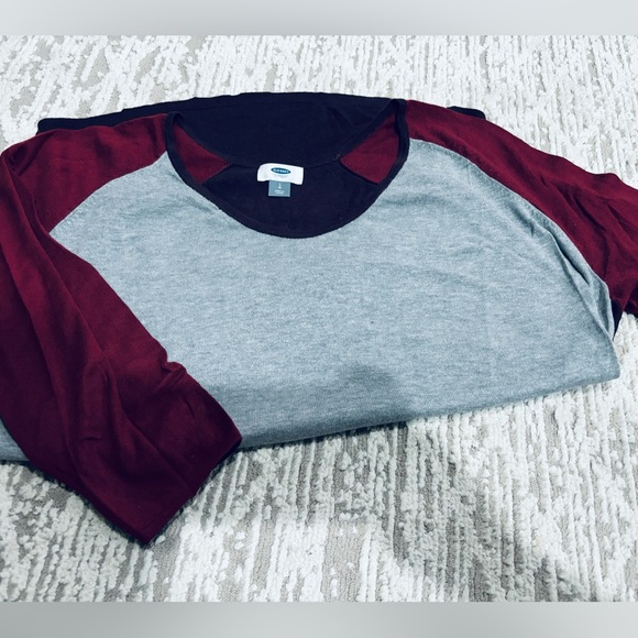 Old Navy Color-block Knitted Sweater. Large - Picture 10 of 11